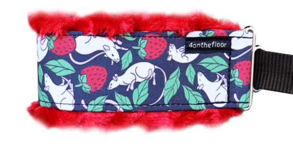 * STRAWBERRY RAT FRIENDS